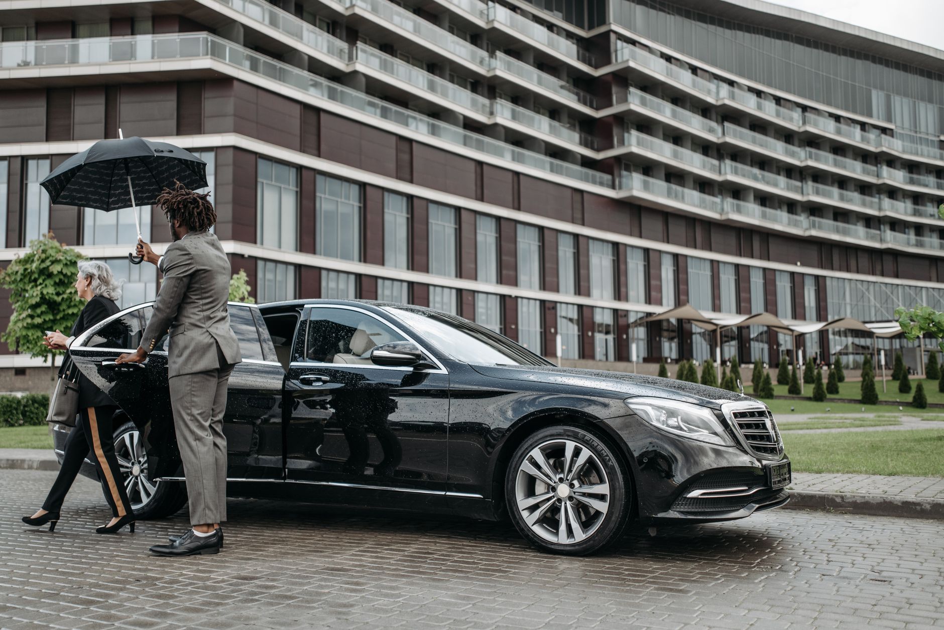 Chauffeur privé équipe à Cergy